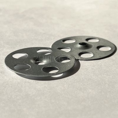 Eenvoudige installatie van stijve vlakke isolatieplaat ringen voor het bevestigen van constructieplaten