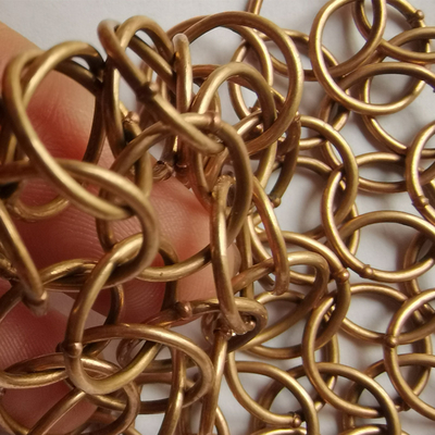 Gouden Ketenmail Ring Gaas Draperie Voor Functioneel Interieur