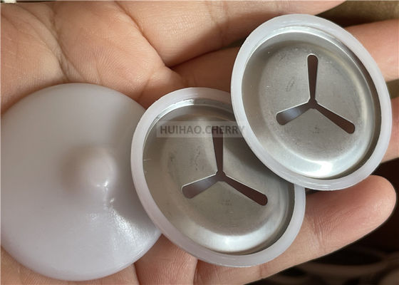 304 roestvrijstalen geluidsisolatieclips met witte polycaps van 38 mm gemonteerd op CD-laspennen