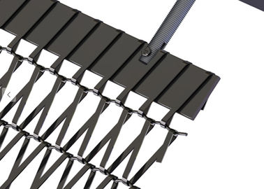 De architecturale Bevestigende Systemen van het Metaalscherm passen Geweven, Geperforeerd, Uitgebreid Metaal