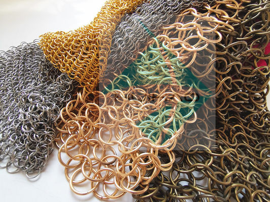 Het Scherm van de de Trappenisolatie van Ring Mesh Curtain Electroplated Colors Finished van de gangverdeling